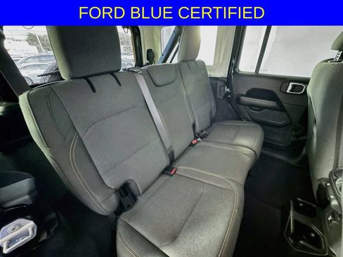 Used 2025 Jeep Wrangler Unlimited Sahara AWD/4WD image 29
