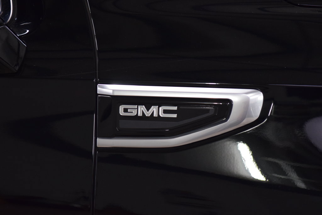 Used 2024 GMC Yukon Denali AWD/4WD image 16