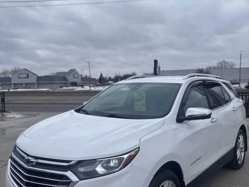Used 2021 Chevrolet Equinox Premier AWD/4WD image 3