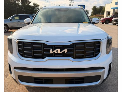 Used 2025 Kia Telluride S AWD/4WD image 2