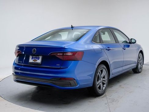 Used 2024 Volkswagen Jetta SE image 6