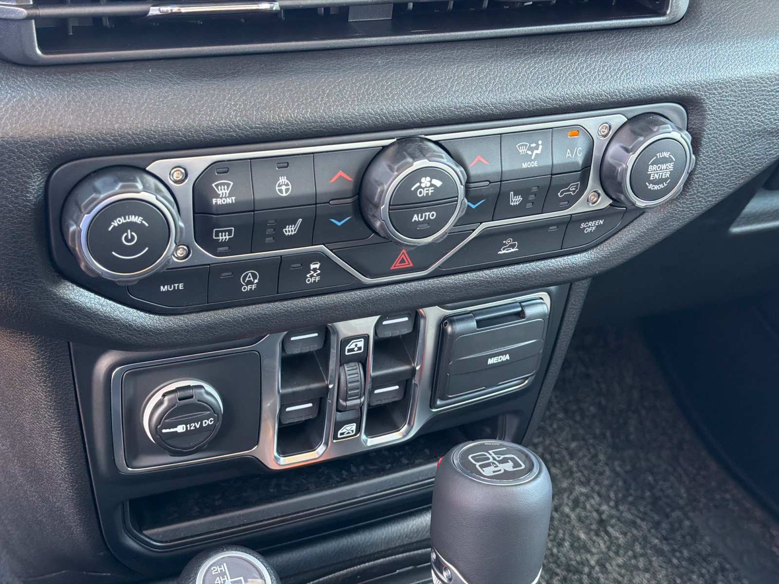 New 2026 Jeep Gladiator Sport AWD/4WD image 24