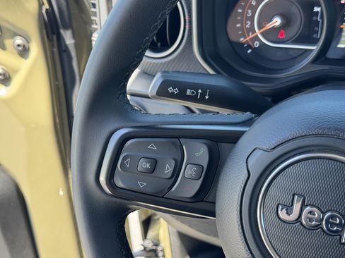 Used 2026 Jeep Gladiator Rubicon AWD/4WD image 18