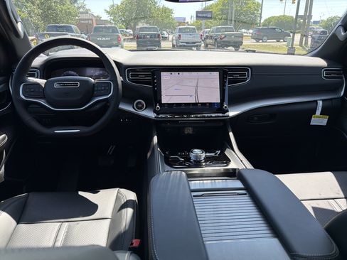 New 2026 Jeep Grand Wagoneer L 4WD image 17