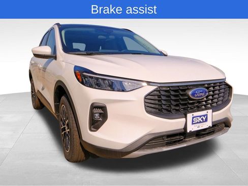 New 2025 Ford Escape SE image 9