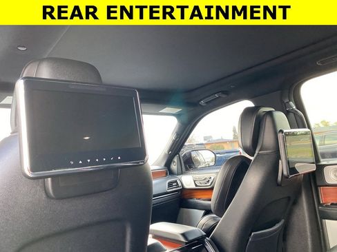Used 2018 Lincoln Navigator Reserve w/ Technology Package image 10