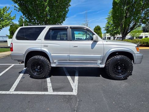 Used 2000 Toyota 4Runner Limited AWD/4WD image 4