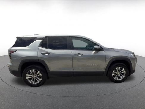 Used 2025 Chevrolet Equinox LT FWD image 16