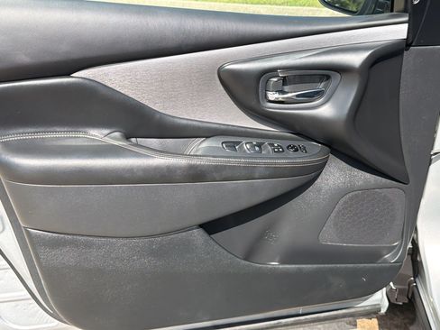 Used 2020 Nissan Murano S w/ Technology Package AWD/4WD image 13