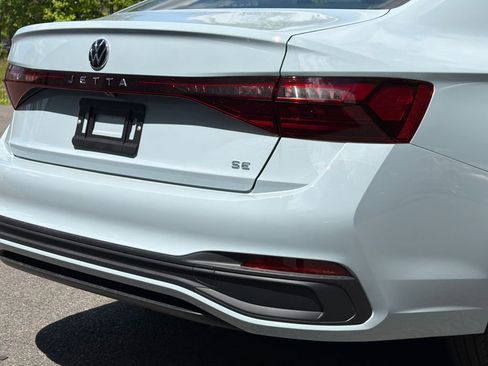 New 2026 Volkswagen Jetta SE FWD image 4