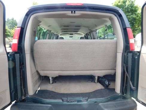 Used 2004 Chevrolet Express 3500 Extended Passenger RWD image 5