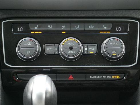 Used 2022 Volkswagen Atlas SE image 19