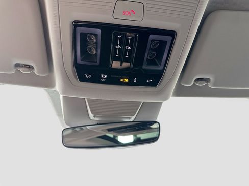 New 2026 Volkswagen Tiguan SE image 18