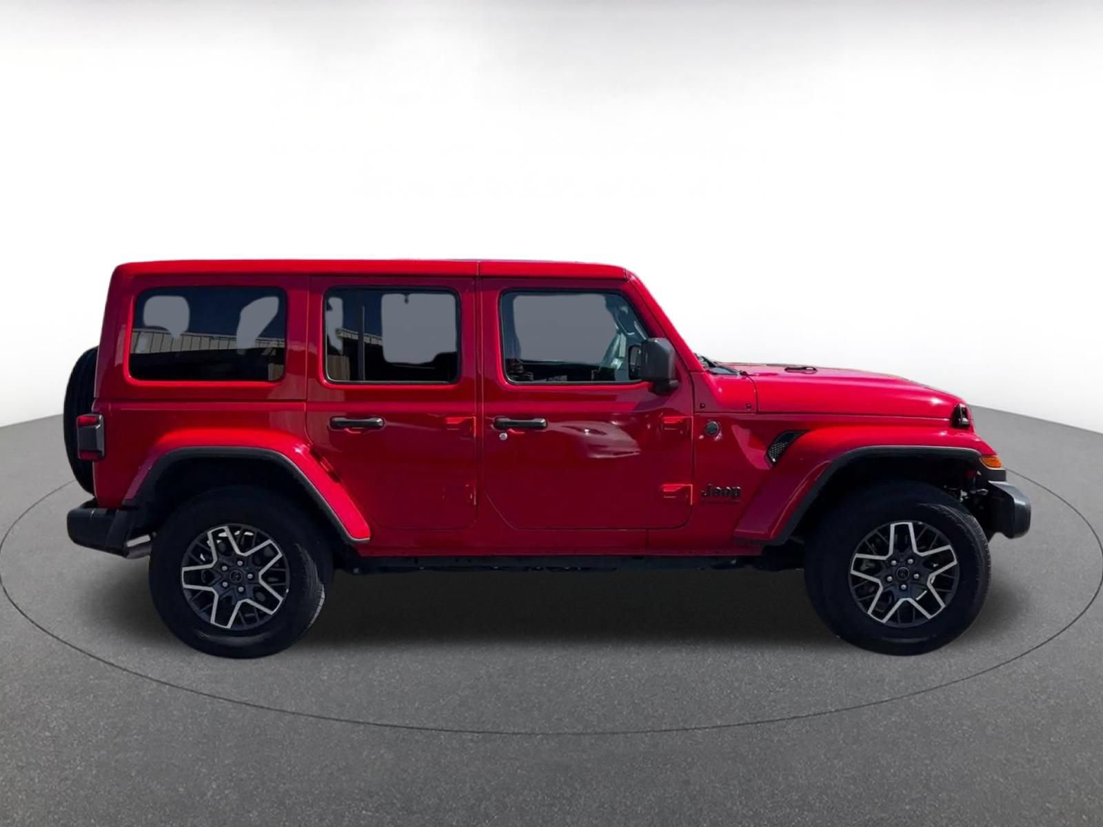 Used 2025 Jeep Wrangler Unlimited Sahara AWD/4WD image 15