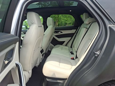 Used 2026 Jaguar F-PACE R-Dynamic S AWD/4WD image 9