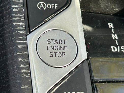 Used 2025 BMW 330i Sedan image 43