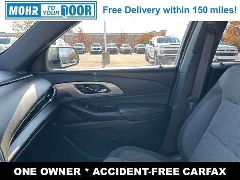 Used 2023 Chevrolet Traverse LT image 28