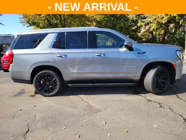 Used 2023 GMC Yukon SLE AWD/4WD image 2