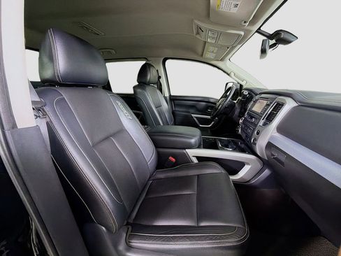 Used 2019 Nissan Titan PRO-4X w/ Pro-4x Convenience Package image 29