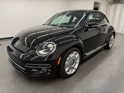 Used 2019 Volkswagen Beetle 2.0T SE w/ SE Premium Package FWD image 5