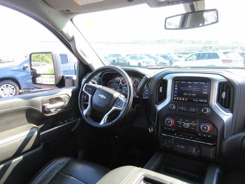 Used 2020 Chevrolet Silverado 3500 LTZ w/ LTZ Convenience Package AWD/4WD image 26