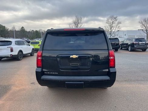 Used 2016 Chevrolet Suburban LT image 6