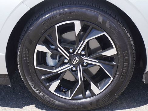 Used 2025 Hyundai Sonata SEL FWD image 4