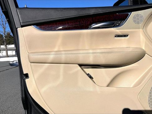 Used 2017 Cadillac XT5 Premium Luxury w/ Driver Assist Package image 27