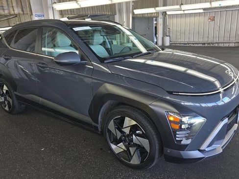 Used 2024 Hyundai Kona Limited image 2