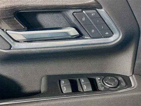 Used 2025 Chevrolet Silverado 2500 LTZ w/ LTZ Plus Package image 16