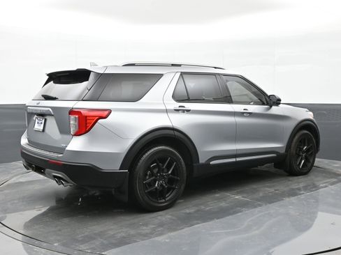 Used 2020 Ford Explorer Platinum w/ Premium Technology Package image 8