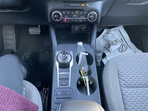 Used 2021 Ford Escape SE w/ Convenience Package image 25