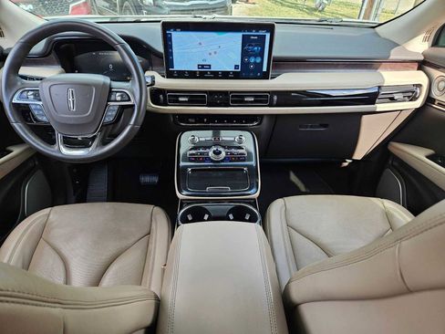 Used 2022 Lincoln Nautilus Reserve w/ Equipment Group 202A image 16