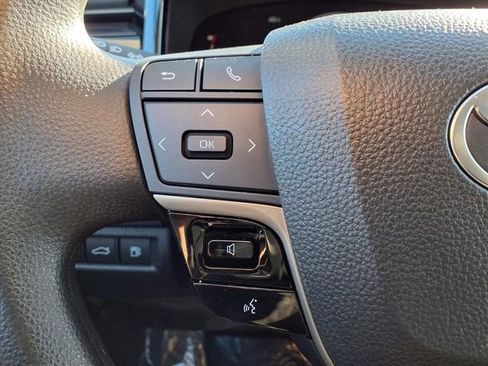 Used 2025 Toyota Camry LE image 57