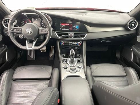 Used 2022 Alfa Romeo Giulia Veloce image 13