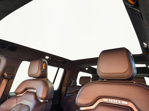 Used 2022 Rivian R1S Launch Edition image 37