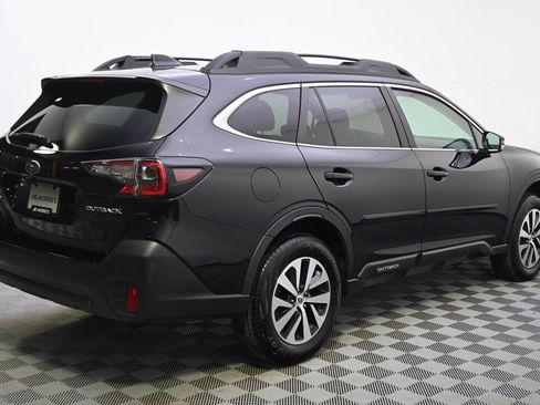 Used 2022 Subaru Outback Premium image 7
