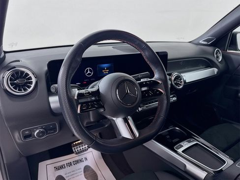 Certified 2025 Mercedes-Benz GLB 250 image 10