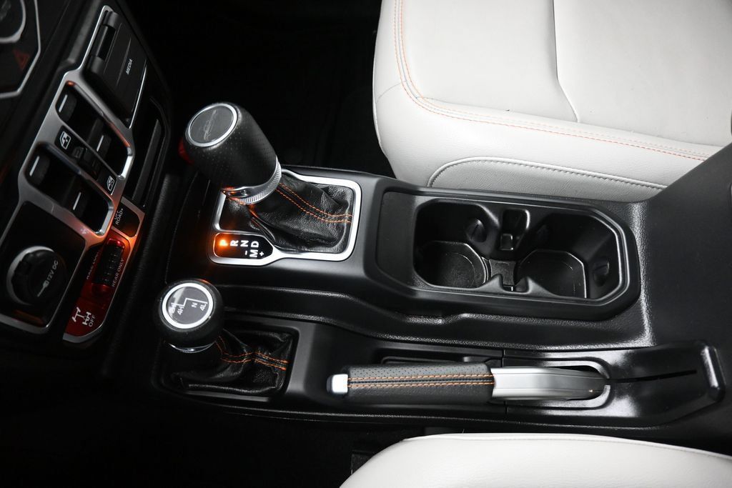 Used 2022 Jeep Gladiator Mojave w/ LED Lighting Group AWD/4WD image 24