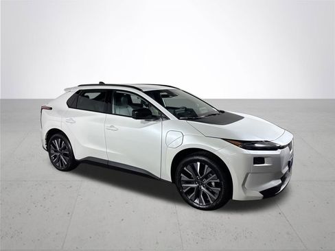 New 2026 Subaru Solterra Limited image 4