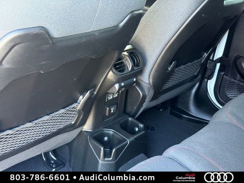 Used 2024 Jeep Wrangler Unlimited Rubicon AWD/4WD image 24