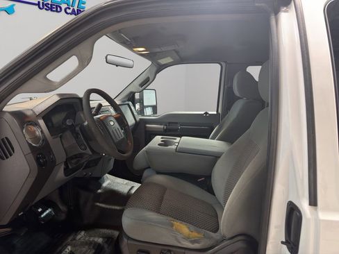 Used 2011 Ford F250 XLT w/ XLT Interior Pkg image 17