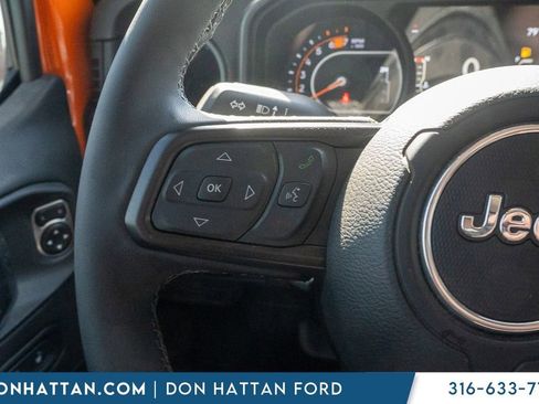Used 2025 Jeep Wrangler Rubicon w/ Convenience Group image 13