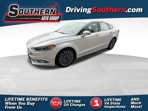 Used 2017 Ford Fusion SE w/ Fusion SE Technology Package FWD image 1