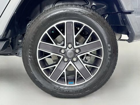 Used 2023 Jeep Wrangler Unlimited Sahara AWD/4WD image 10