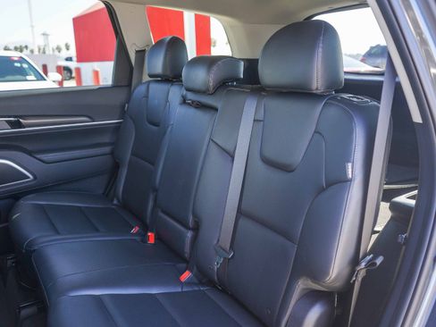 Used 2024 Kia Telluride LX image 19