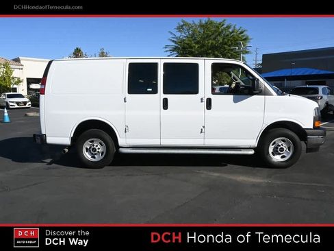 Used 2024 GMC Savana 2500 w/ Driver Convenience Package image 5