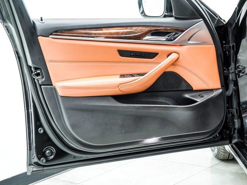 Used 2017 BMW 540i xDrive w/ Premium Package image 41