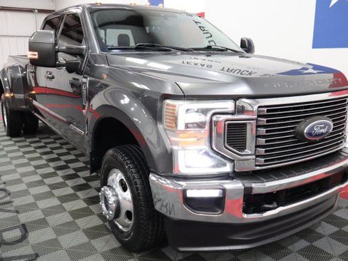 Used 2020 Ford F350 Lariat w/ Lariat Ultimate Package AWD/4WD image 28