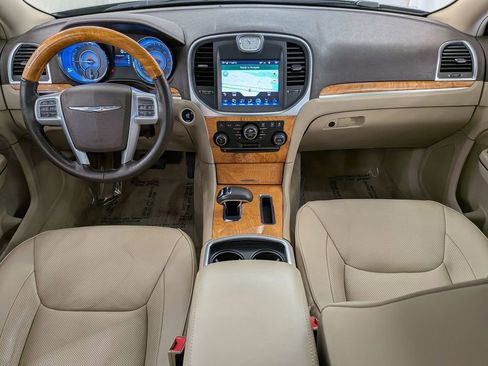 Used 2014 Chrysler 300 C image 29